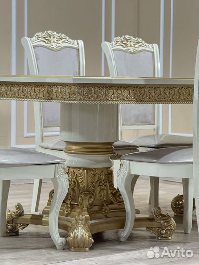 Стол и стулья