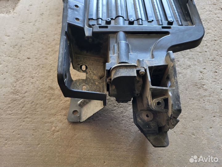 Дефлектор верхней жалюзи Volvo