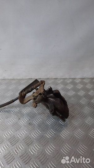 Суппорт тормозной задний правый Toyota Avensis