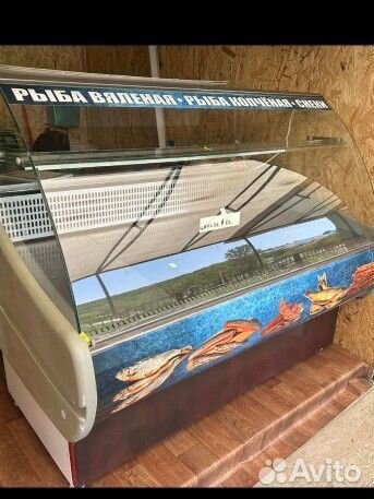 Холодильная витрина бу