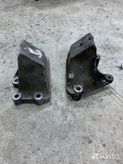 Крепление подушки двигателя паджеро 3