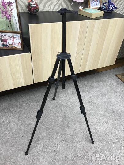 Мольберт тренога