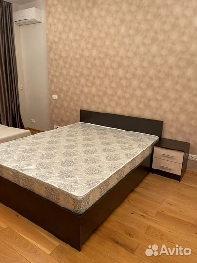 Кровать с матрасом