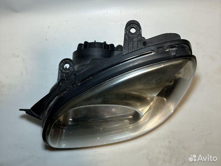 Передняя левая фара Hyundai Santa Fe I 2.0 CRDi