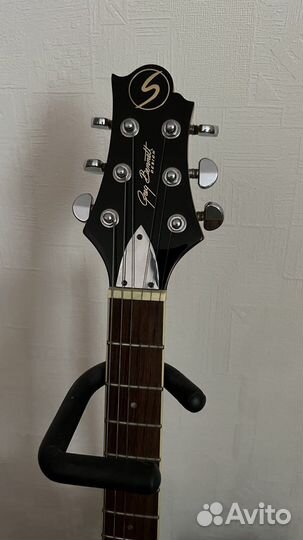 Электрогитара Greg Bennett с комбоусилителем