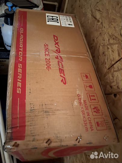 Компьютерное кресло DXRacer OH/G8000/NW