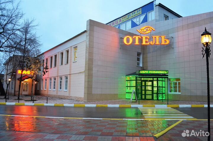 Помощник управляющего отеля и ресторана