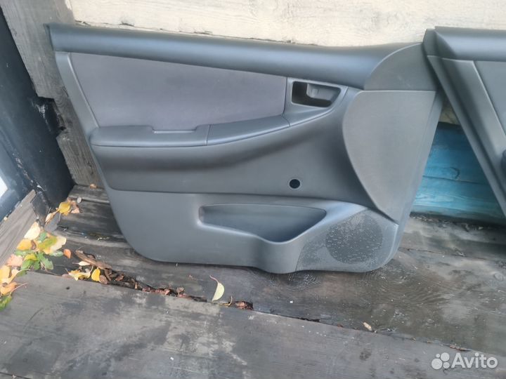 Дверные карты от Toyota Corolla 120 кузов