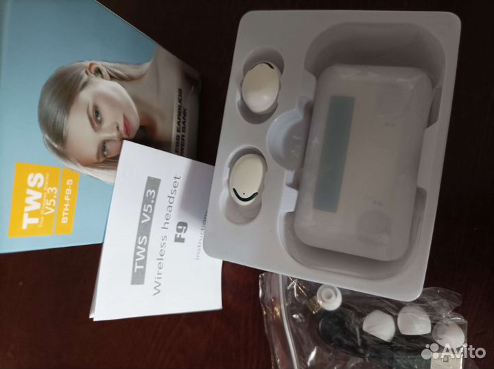 Беспроводные наушники TWS BTH-F9 новые