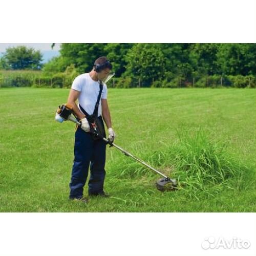 Скос травы, стрижка лужаек