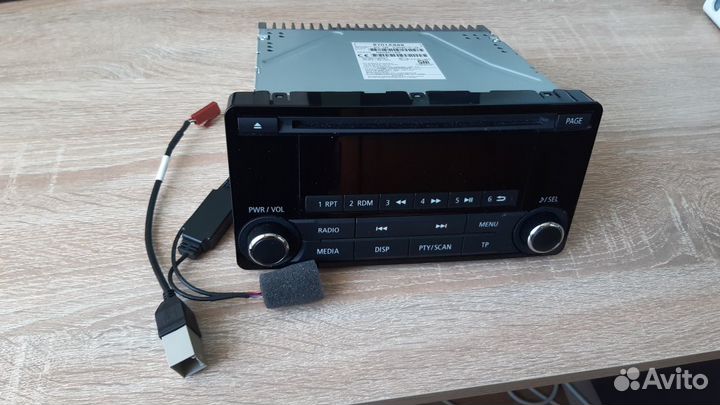 Штатная магнитола на Mitsubishi Outlander