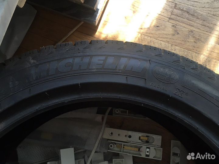 Michelin X-Ice 3 235/45 R18 98H