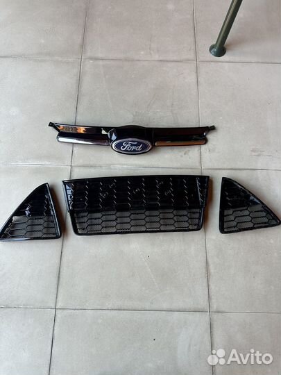 Решетки бампера ford focus 3