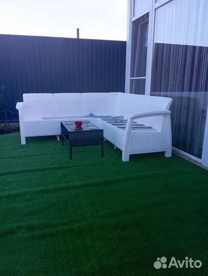 База отдыха на берегу с бассейном, рыбалка