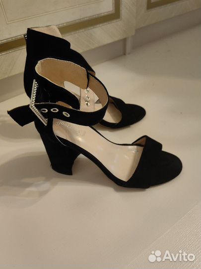 Босоножки женские 37 размер