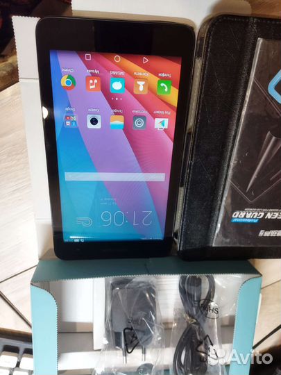 Планшет Huawei MediaPad T1-701U + Чехол и плёнка