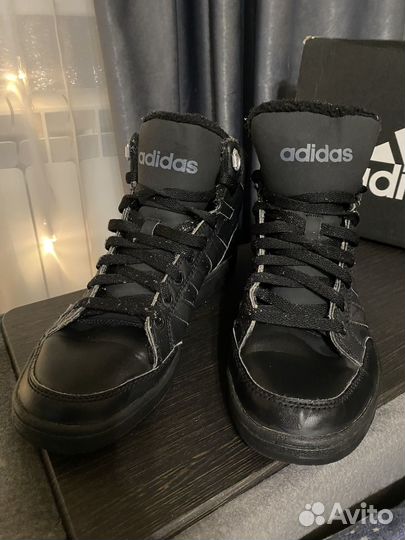 Кроссовки adidas утепленные