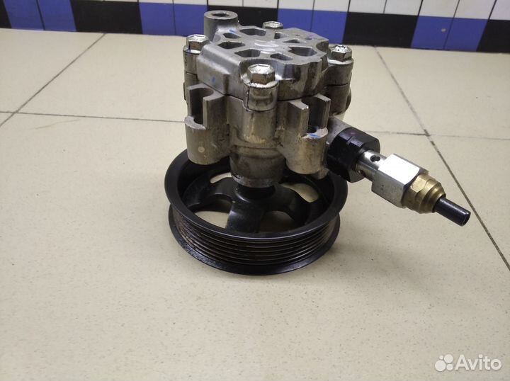 Насос гидроусилителя Hi Lux 2015