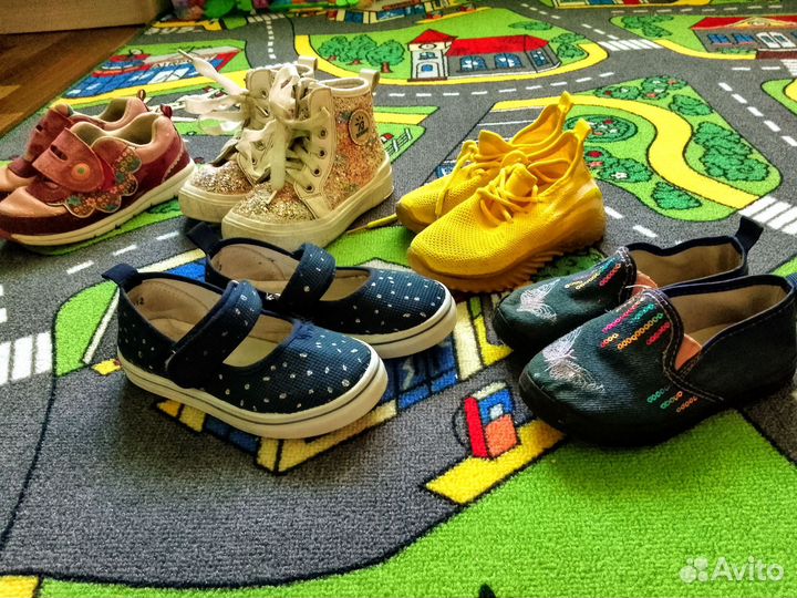 Обувь на девочку пакетом