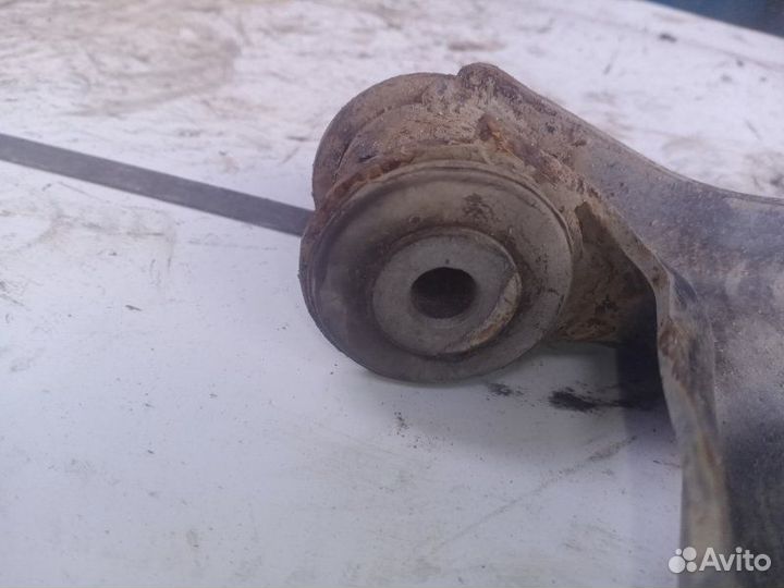 Рычаг передний левый Skoda Yeti 2014