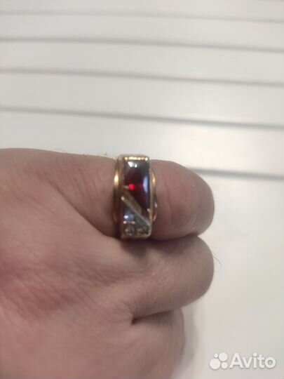 Золотое кольцо (печатка) мужское бу