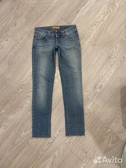 Джинсы galliano