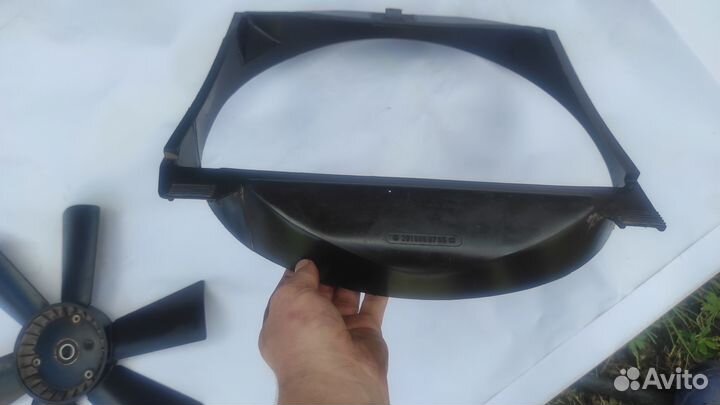 Диффузор кожух вентилятор Mercedes w201 E190