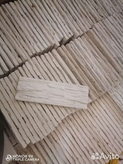 Декоративная плитка гипсовая