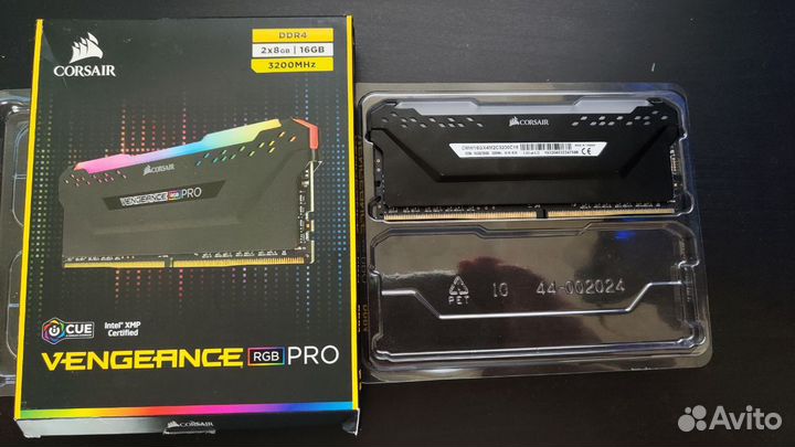 Corsair Vengeance rgb pro ddr4 8GB 3200MHz