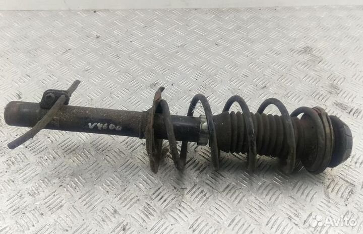 Стойка амортизатора переднего левого Toyota Aygo