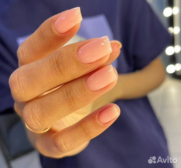Маникюр в студии красоты