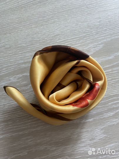 Винтажный шелковый платок с розами