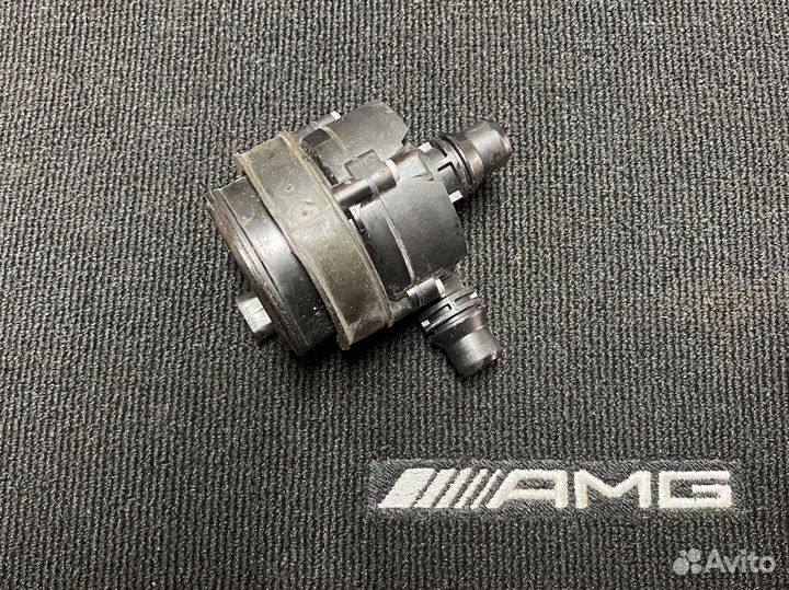 Насос системы охлаждения Mercedes Benz A0005004386