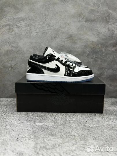 Nike Air Jordan 1 Low SE Concord с белой шнуровкой