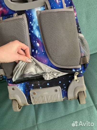 Рюкзак на колесиках