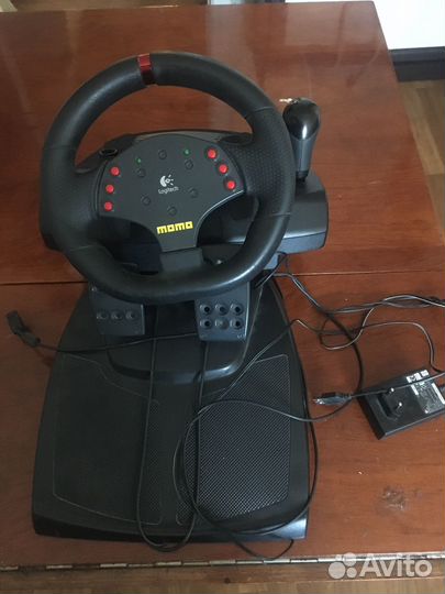 Руль logitech momo