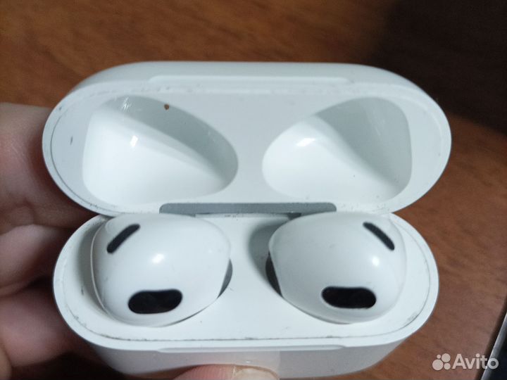 AirPods