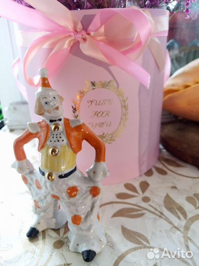 Старинные фарфоровые статуэтки