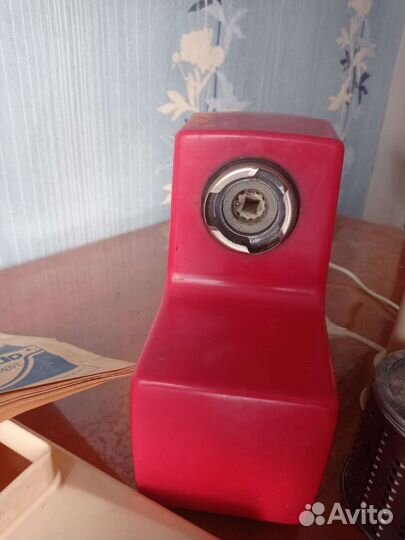 Электромясорубка бытовая шнековая