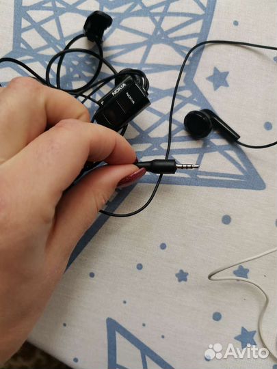 Наушники для телефона