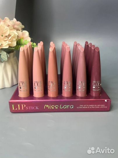 Матовая помада цвета нежные