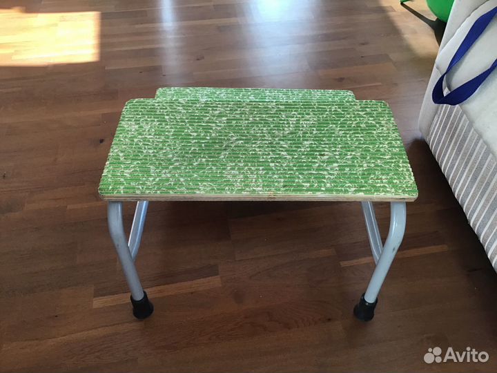 Лестница из двух ступенек для инвалидов