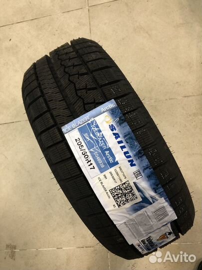 Sailun Ice Blazer Arctic 205/50 R17 89H