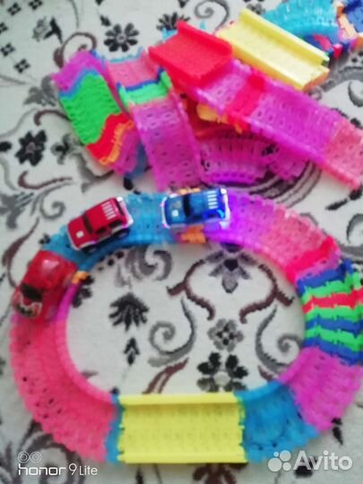 Машинка с дорожками