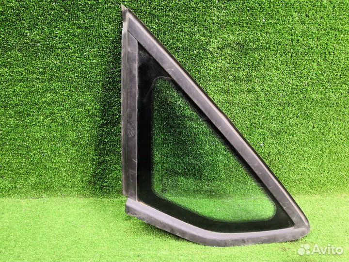 Стекло кузовное глухое заднее левое Ford Focus 3