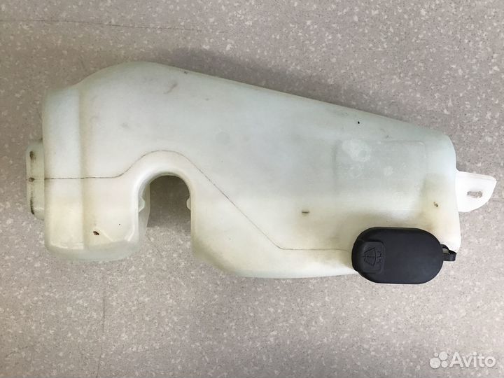 Бачок омывателя лобового стекла Renault Sandero 20