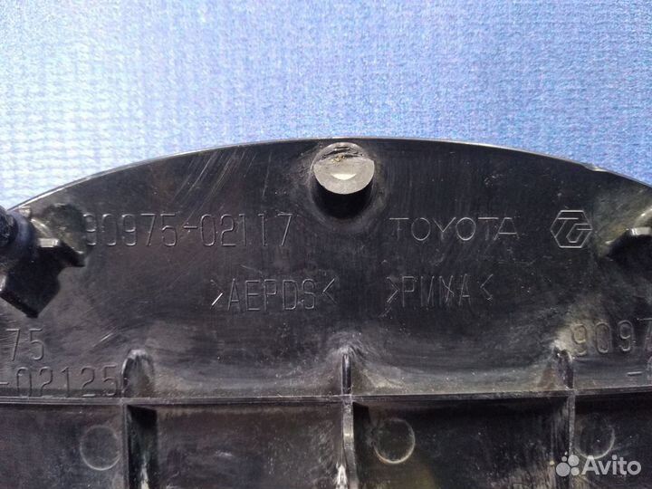 Эмблема решетки радиатора Lexus LS 2008-2012