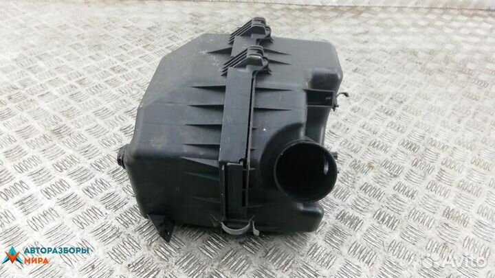 Корпус воздушного фильтра Toyota RAV4 3 (XA30)