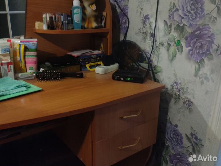 Трюмо с зеркалом