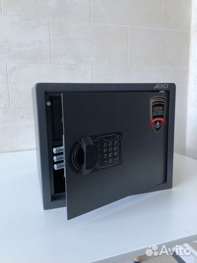 Сейф для оружия тт-200EL